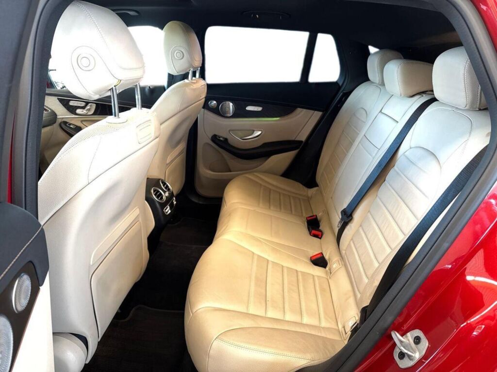 Mercedes-Benz EQC 2021 Punainen