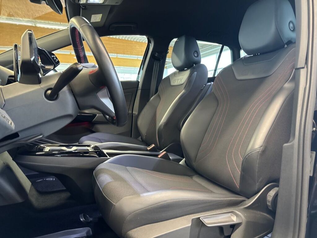 Volkswagen ID.4 2023 Musta