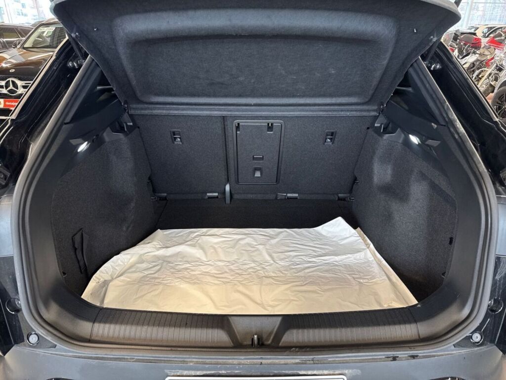 Volkswagen ID.4 2023 Musta