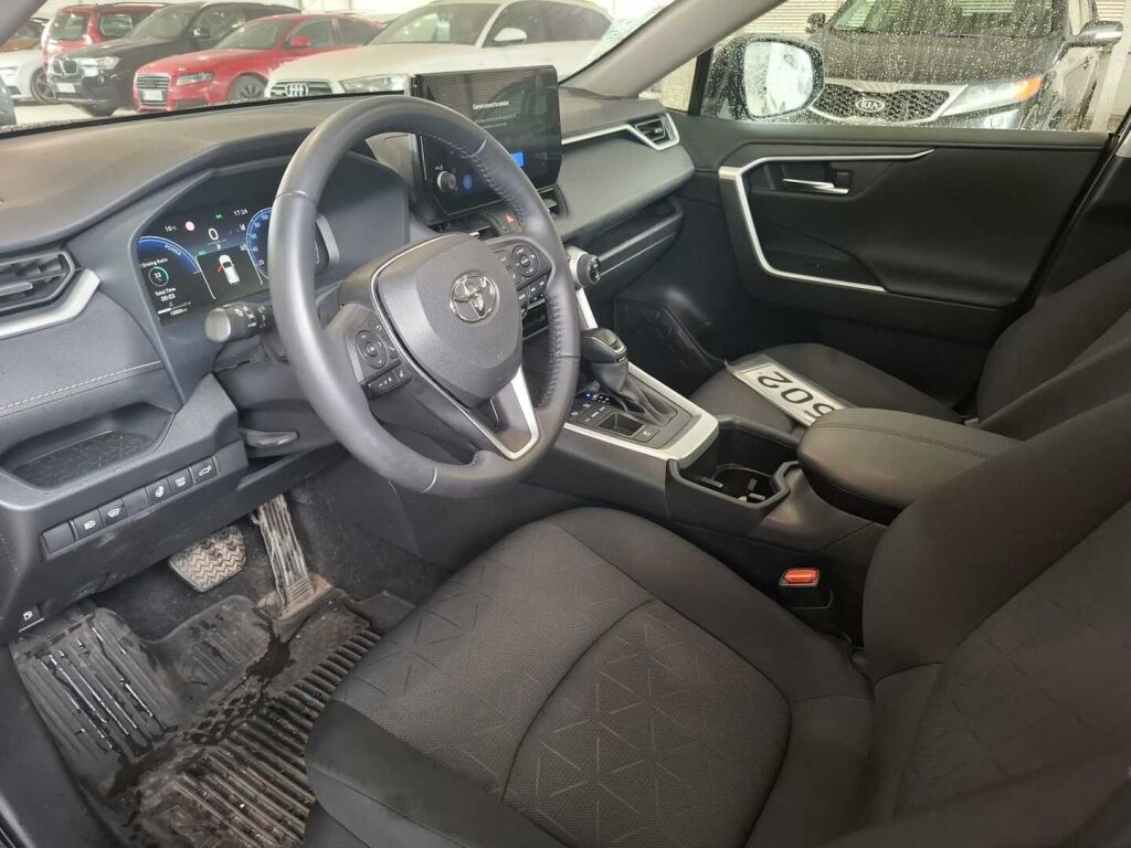 Toyota RAV4 2023 Musta