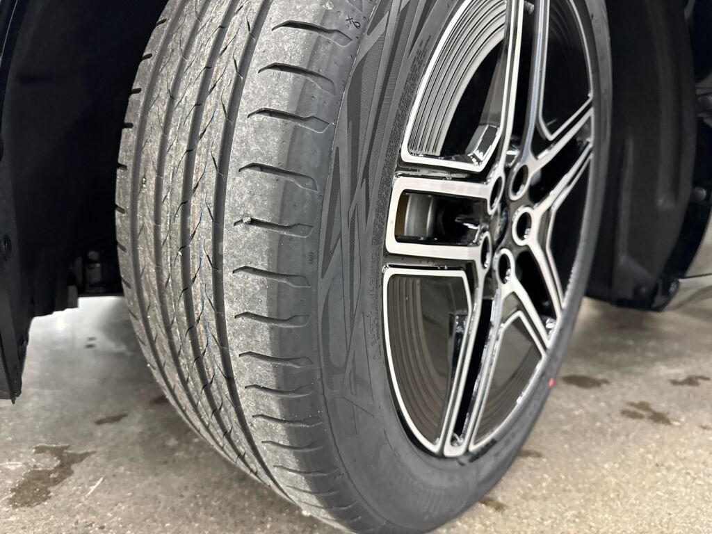 Ford Capri 2026 Sininen