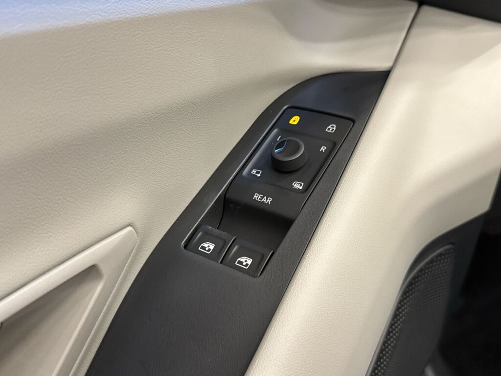 Ford Capri 2026 Sininen