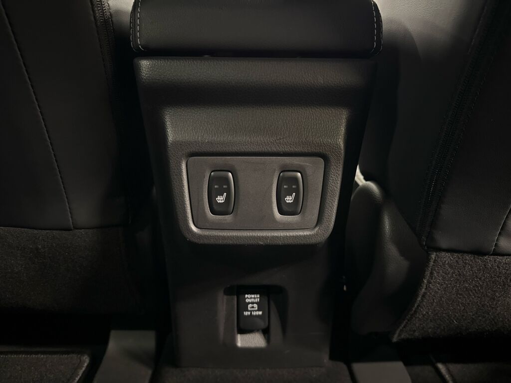 Mitsubishi Eclipse Cross 2022 Musta