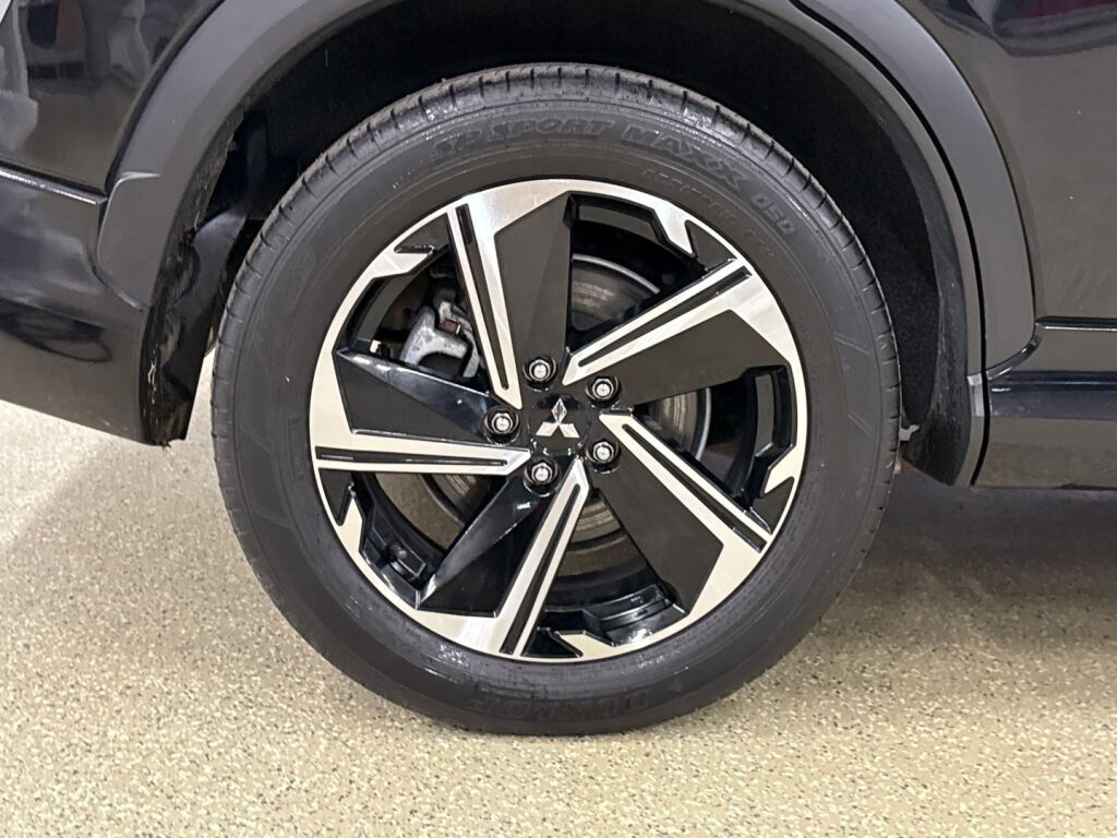 Mitsubishi Eclipse Cross 2022 Musta