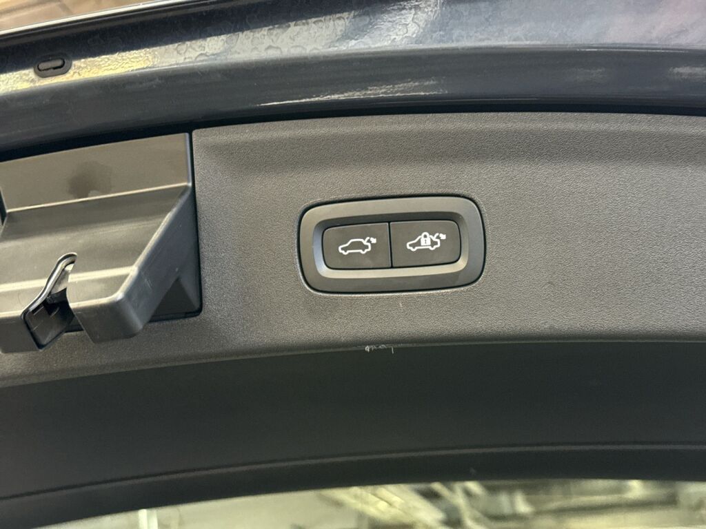 Polestar 2 2023 Midnight