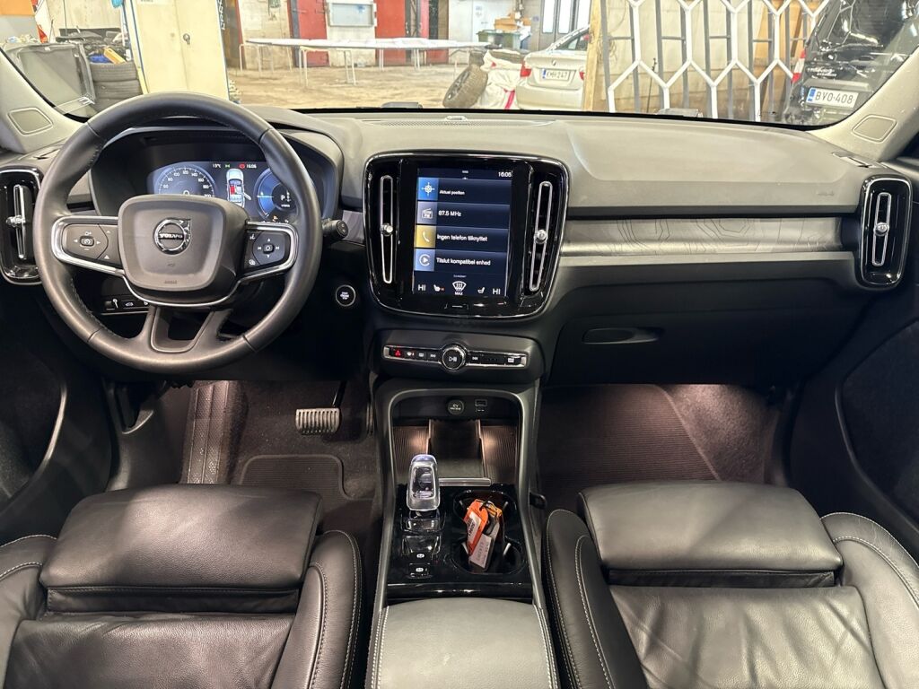 Volvo XC40 2023 