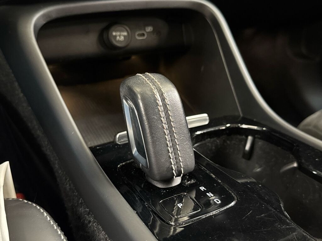 Volvo XC40 2021 Harmaa