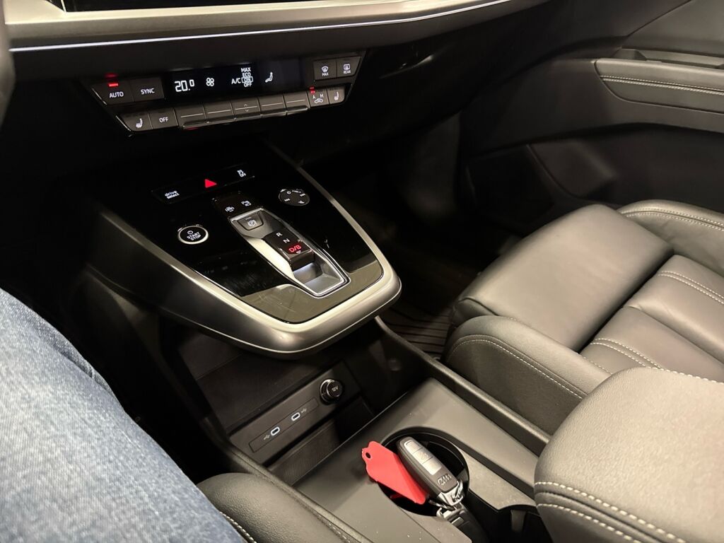 Audi Q4 e-tron 2022 Violetti