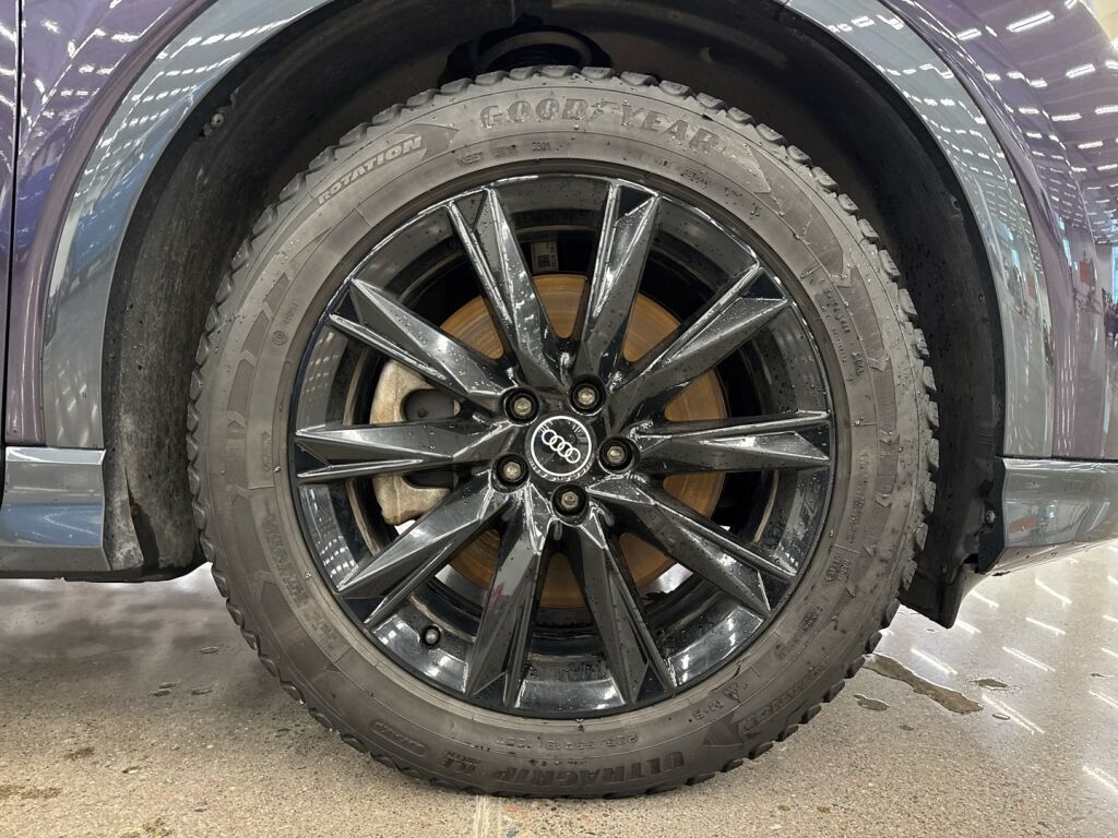 Audi Q4 e-tron 2022 Violetti