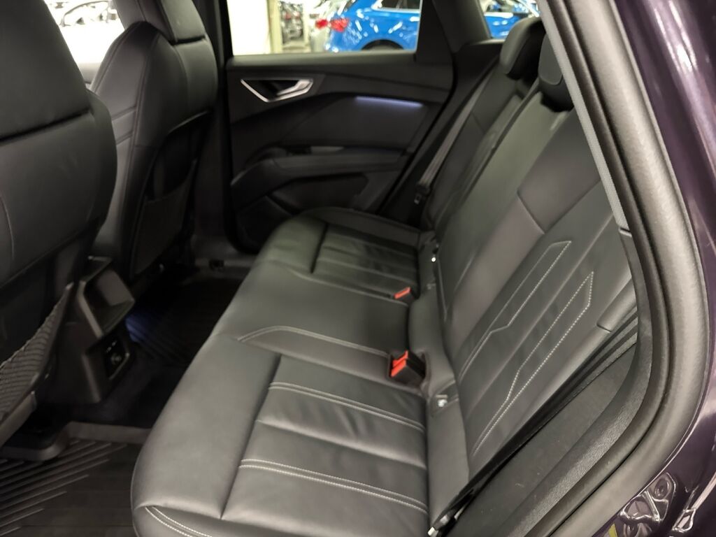 Audi Q4 e-tron 2022 Violetti