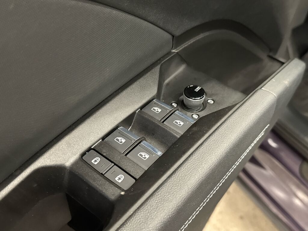 Audi Q4 e-tron 2022 Violetti