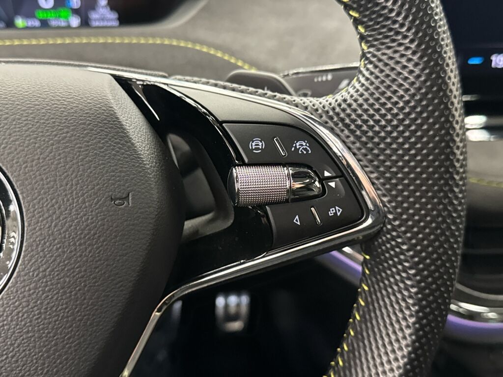 Skoda Enyaq 2023 Musta