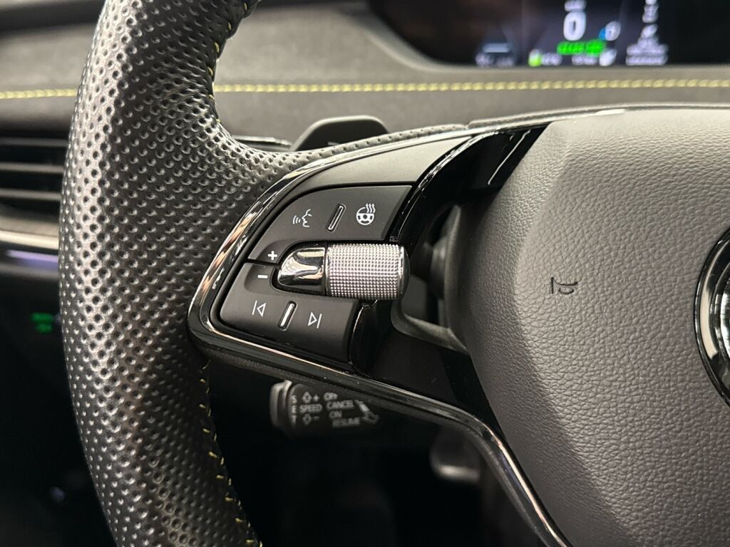 Skoda Enyaq 2023 Musta