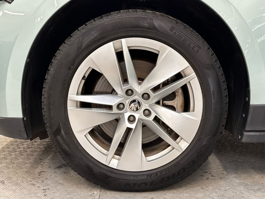 Skoda Enyaq 2022 Arctic Silver Metallic