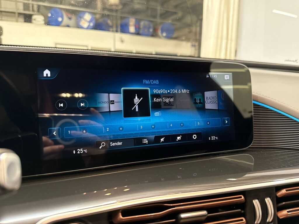 Mercedes-Benz EQC 2022 Polarvalkoinen