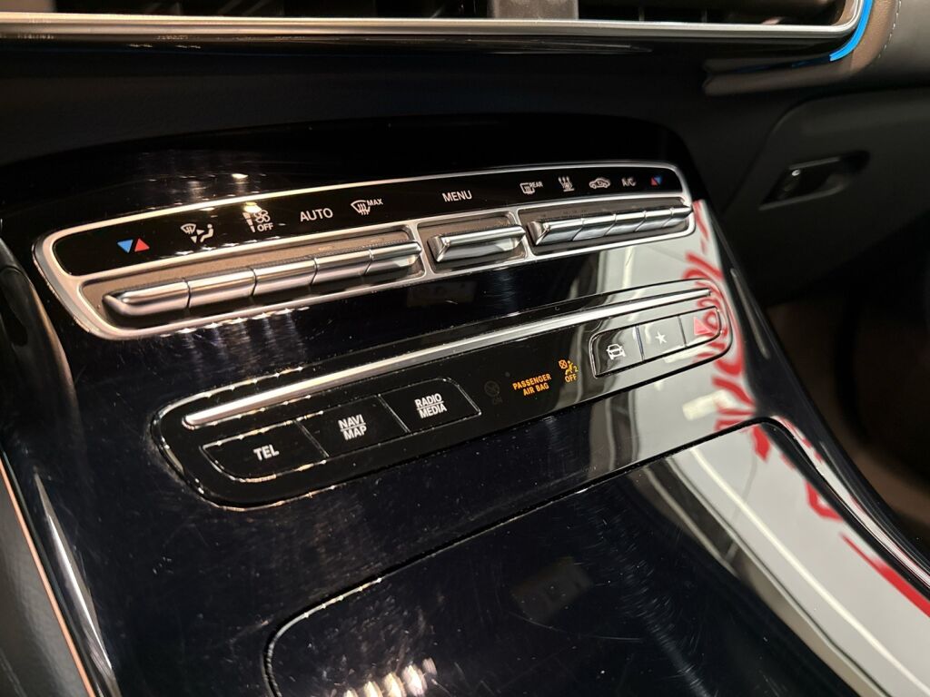 Mercedes-Benz EQC 2022 Polarvalkoinen