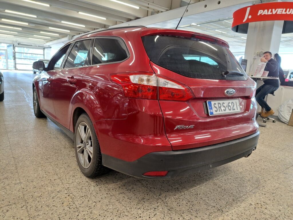 Ford Focus 2013 Punainen