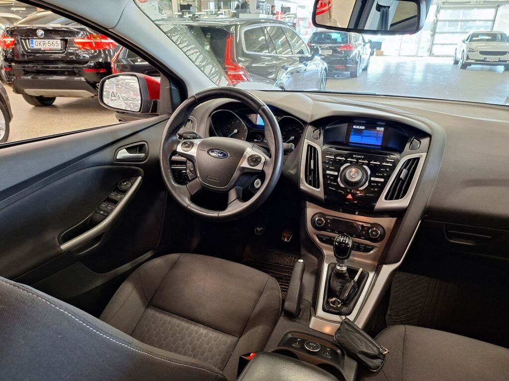 Ford Focus 2013 Punainen