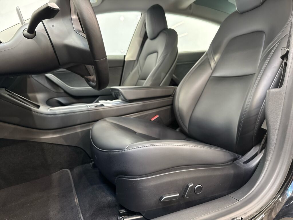 Tesla Model 3 2022 Musta