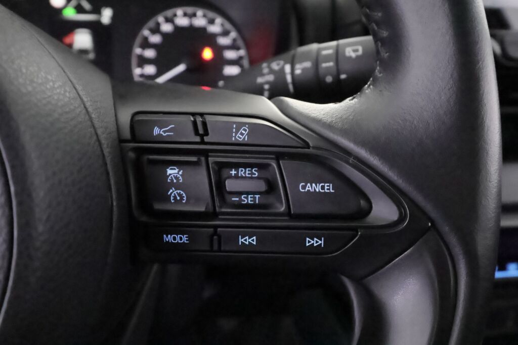 Toyota Yaris 2023 Punainen