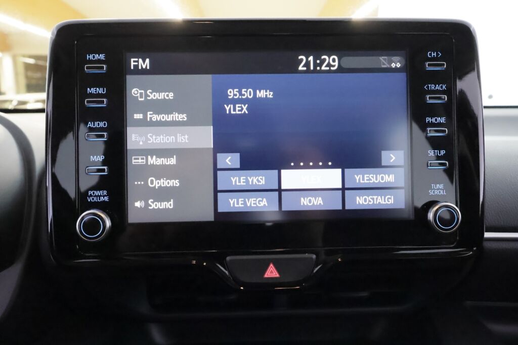 Toyota Yaris 2023 Punainen