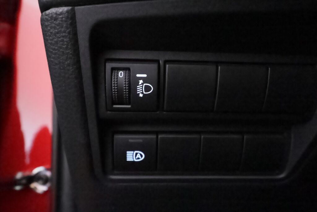 Toyota Yaris 2023 Punainen