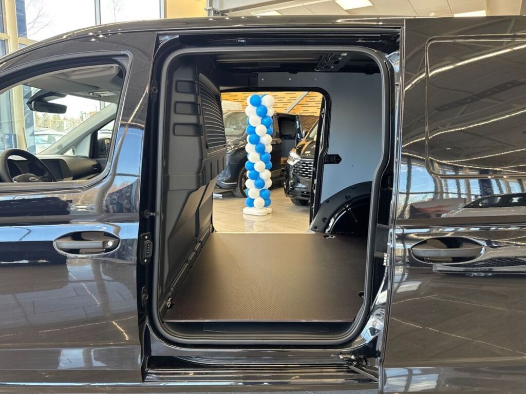 Ford Transit Connect 2026 Ink Black