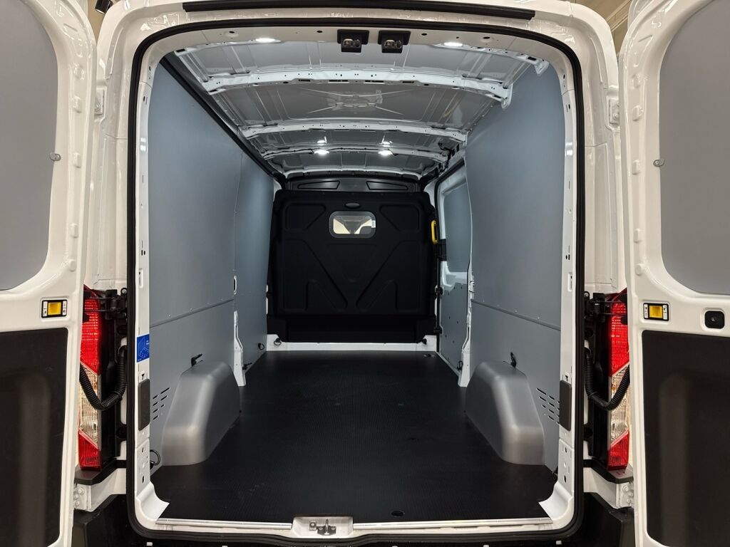 Ford Transit 2026 Valkoinen