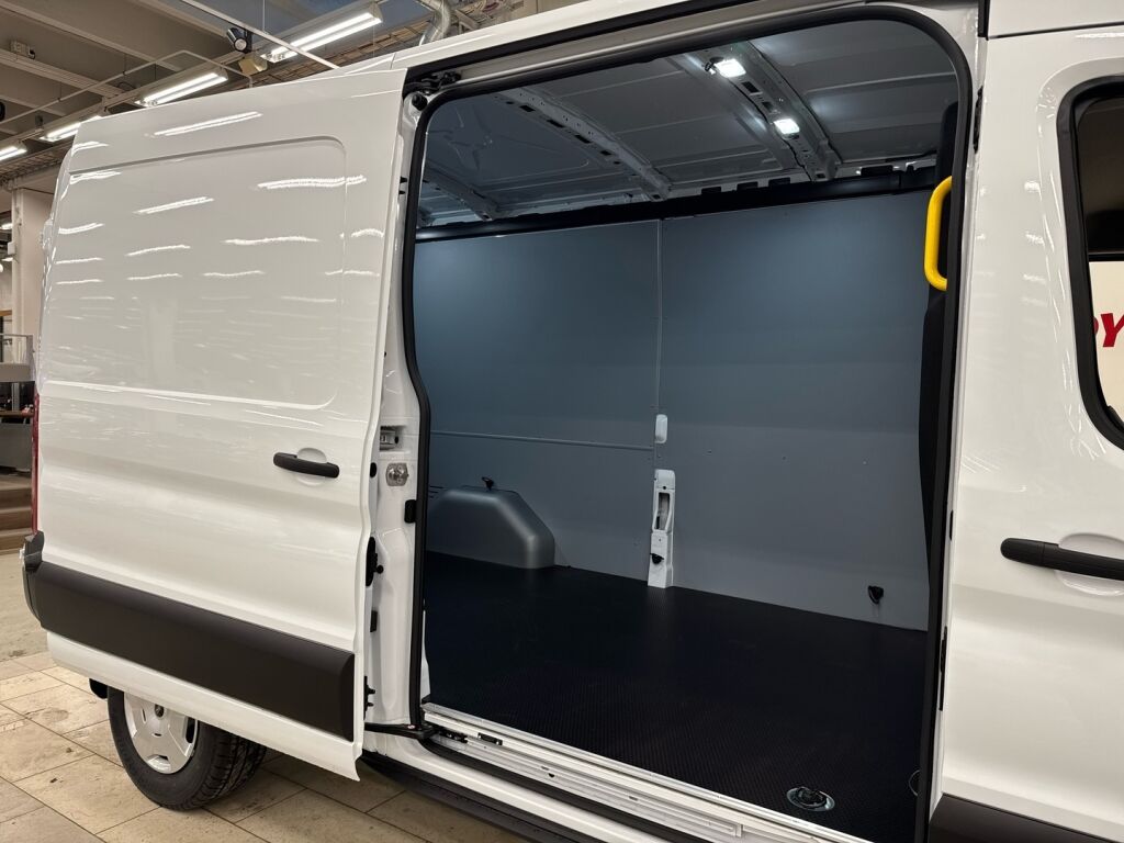 Ford Transit 2026 Valkoinen