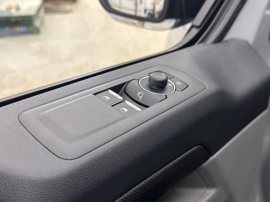 Ford Transit Custom 2026 Harmaa
