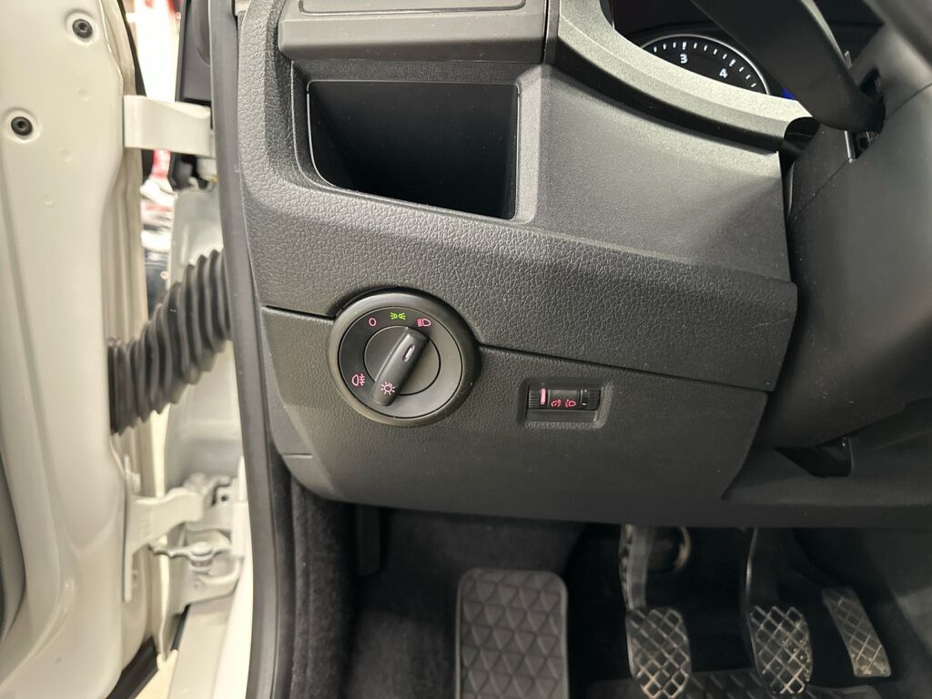 Volkswagen Caravelle 2019 Valkoinen