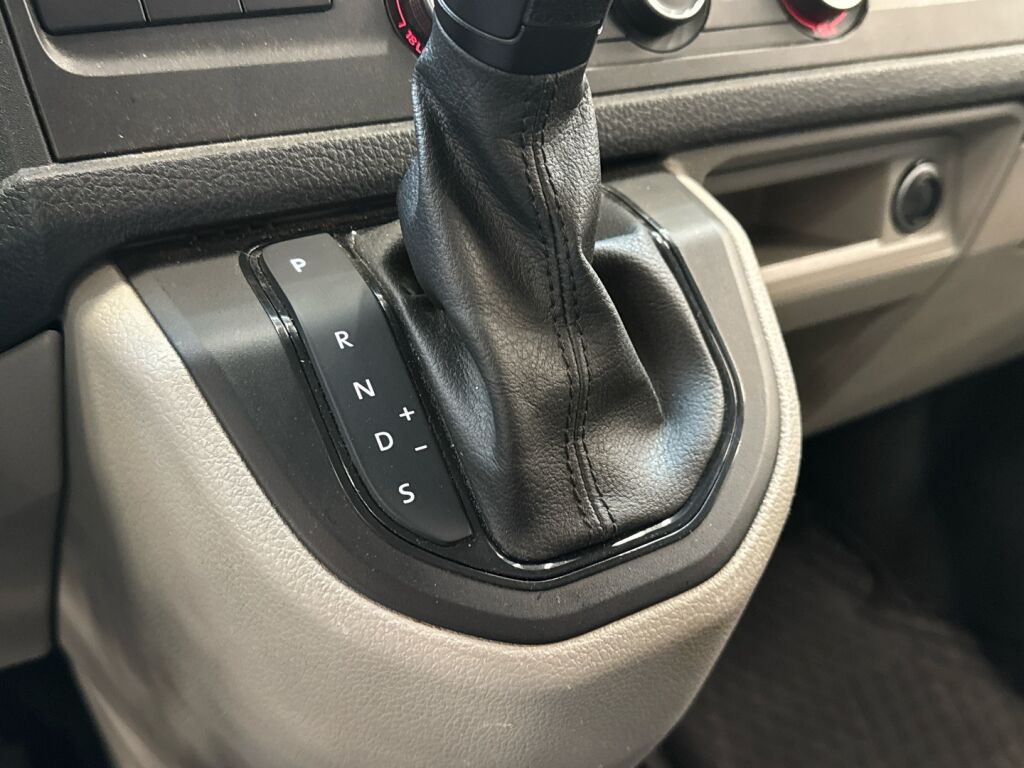 Volkswagen Caravelle 2019 Valkoinen