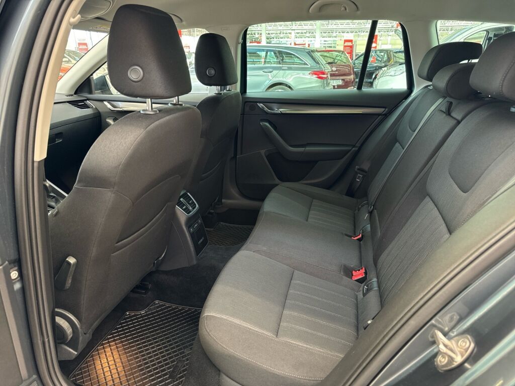 Skoda Octavia 2019 Harmaa