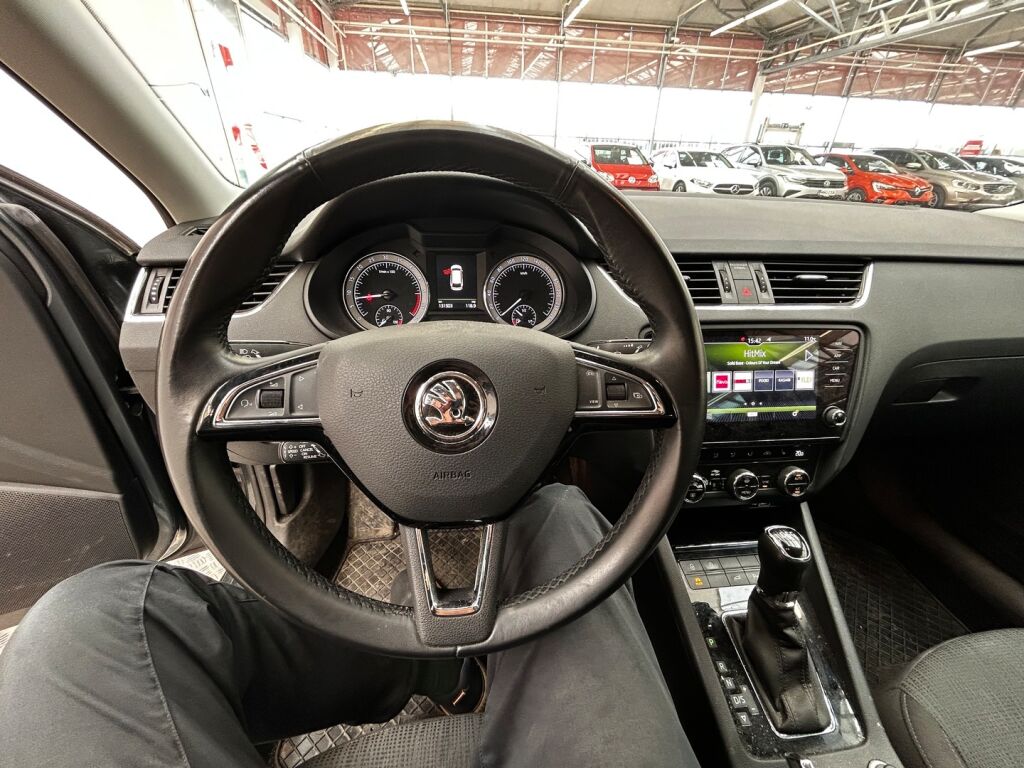 Skoda Octavia 2019 Harmaa