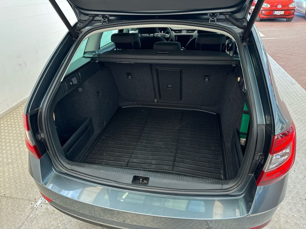 Skoda Octavia 2019 Harmaa