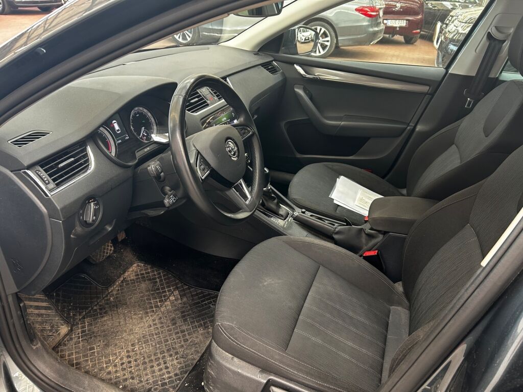 Skoda Octavia 2019 Harmaa