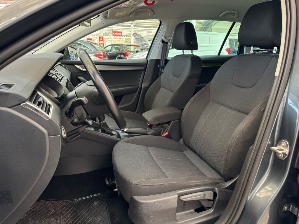 Skoda Octavia 2019 Harmaa