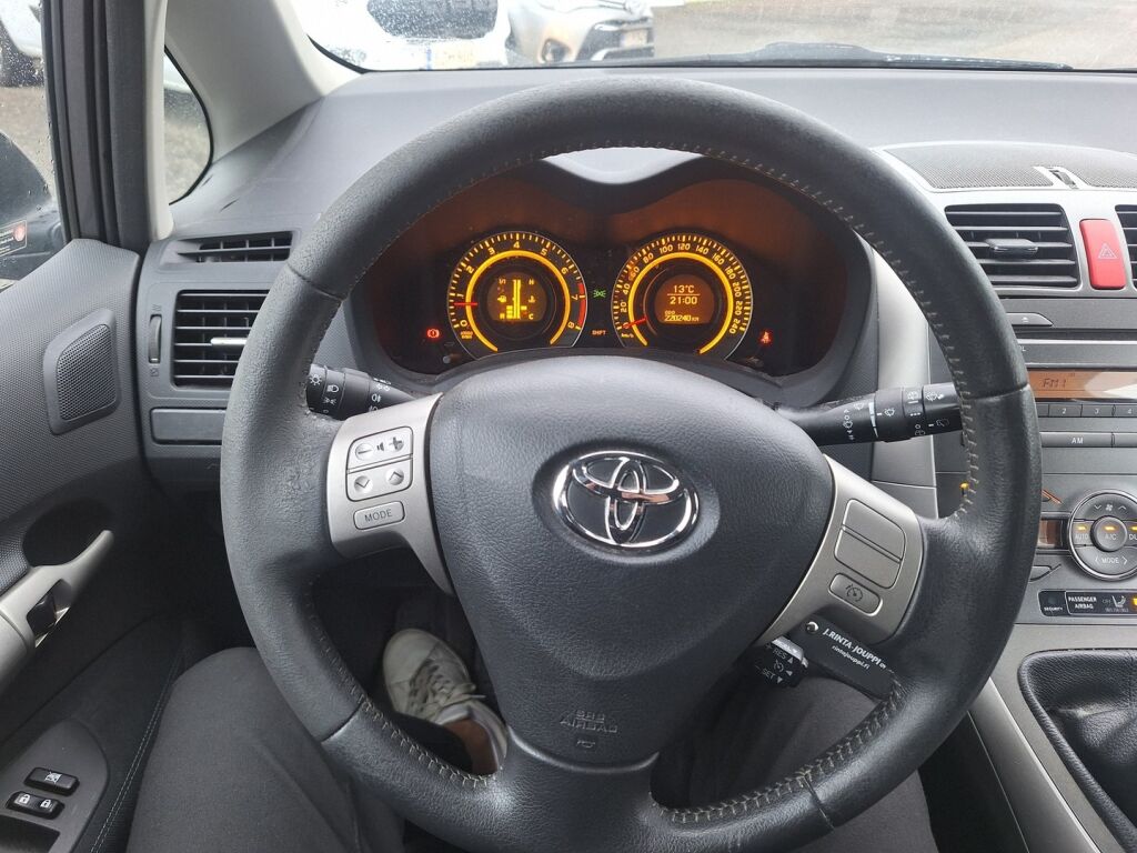 Toyota Auris 2009 Harmaa