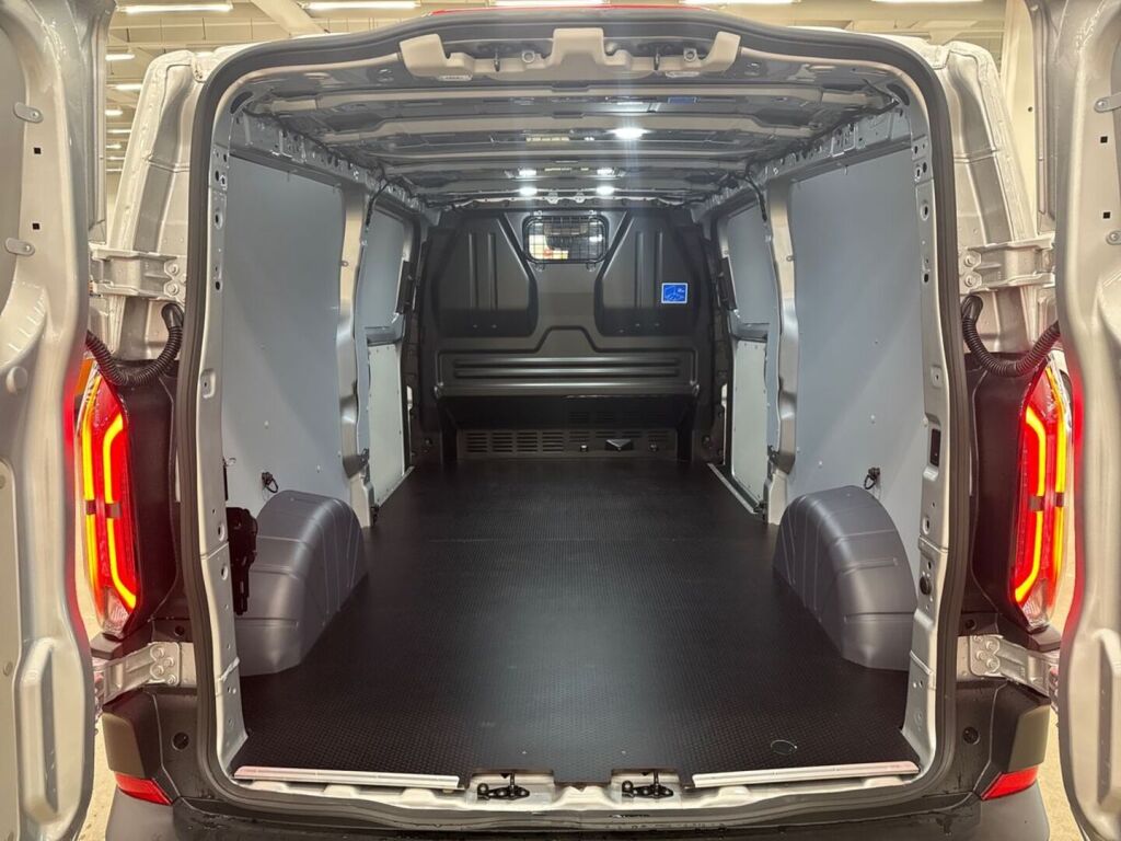 Ford Transit Custom 2026 Harmaa
