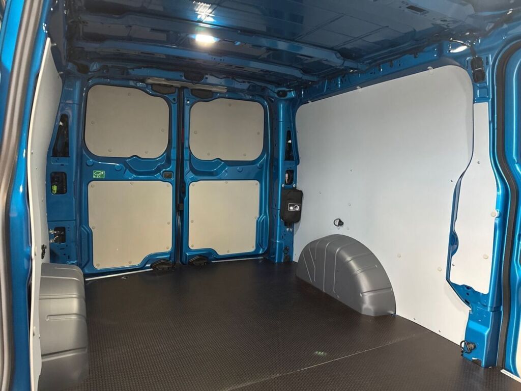 Ford Transit Custom 2026 Sininen