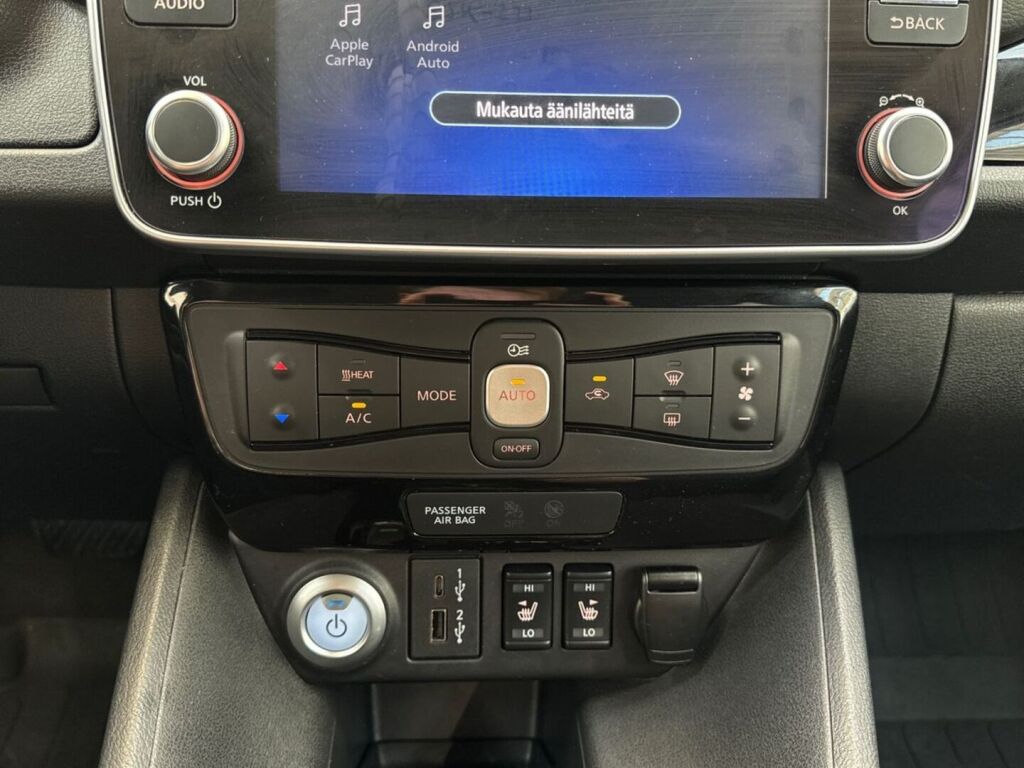 Nissan Leaf 2022 Musta