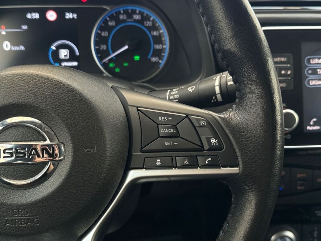 Nissan Leaf 2022 Musta