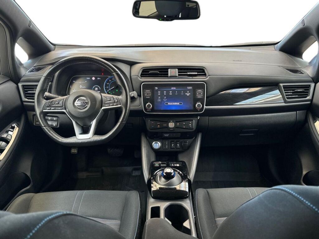 Nissan Leaf 2022 Musta