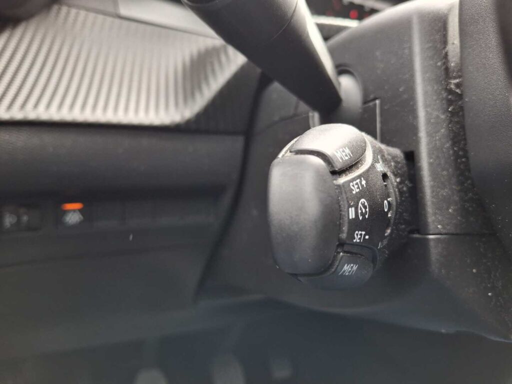 Peugeot 208 2021 Valkoinen
