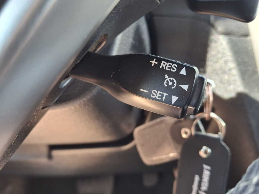 Toyota Avensis 2015 Hopea