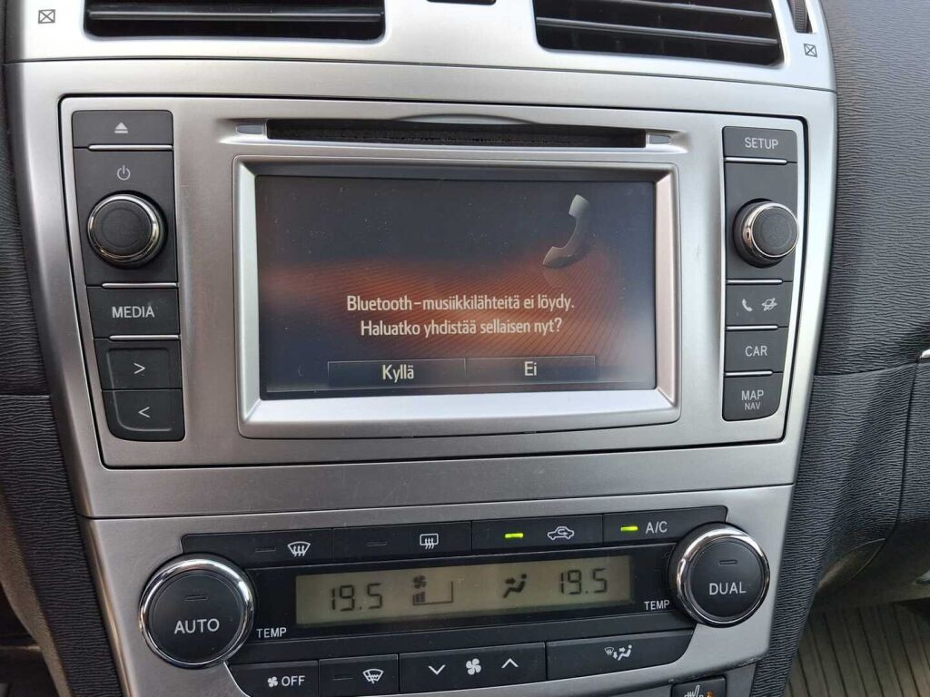 Toyota Avensis 2015 Hopea