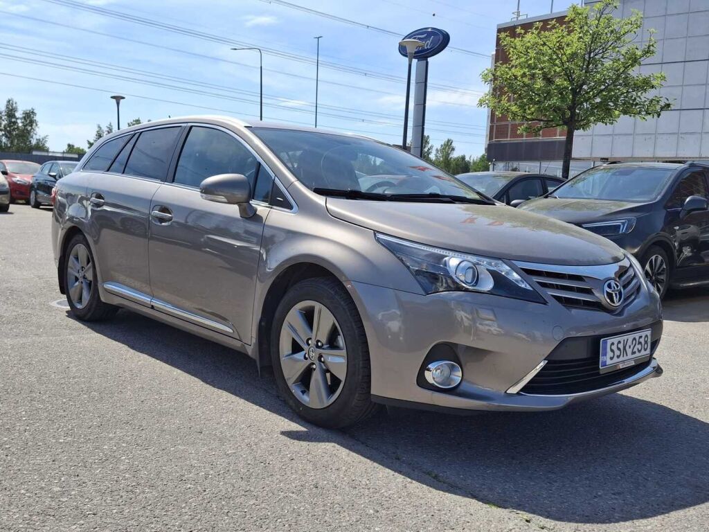 Toyota Avensis 2015 Hopea