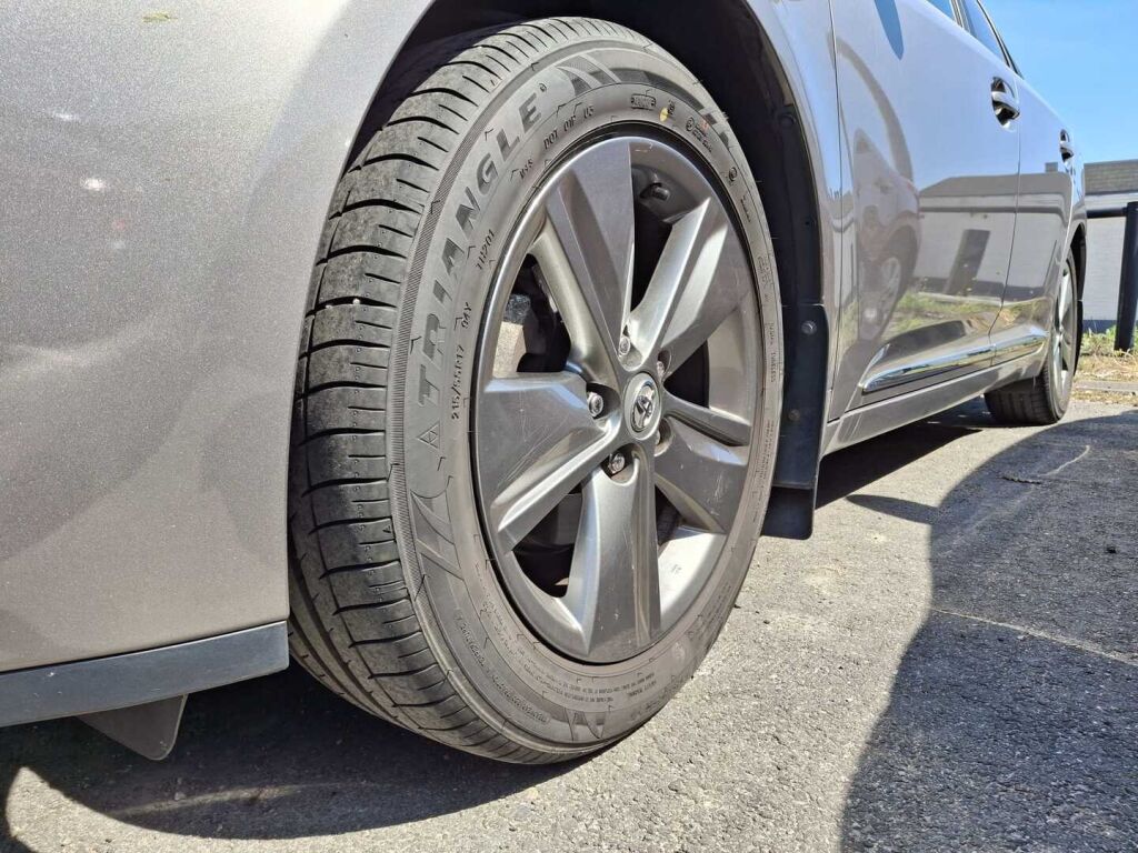 Toyota Avensis 2015 Hopea