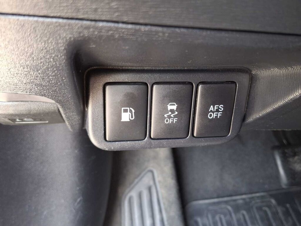 Toyota Avensis 2015 Hopea