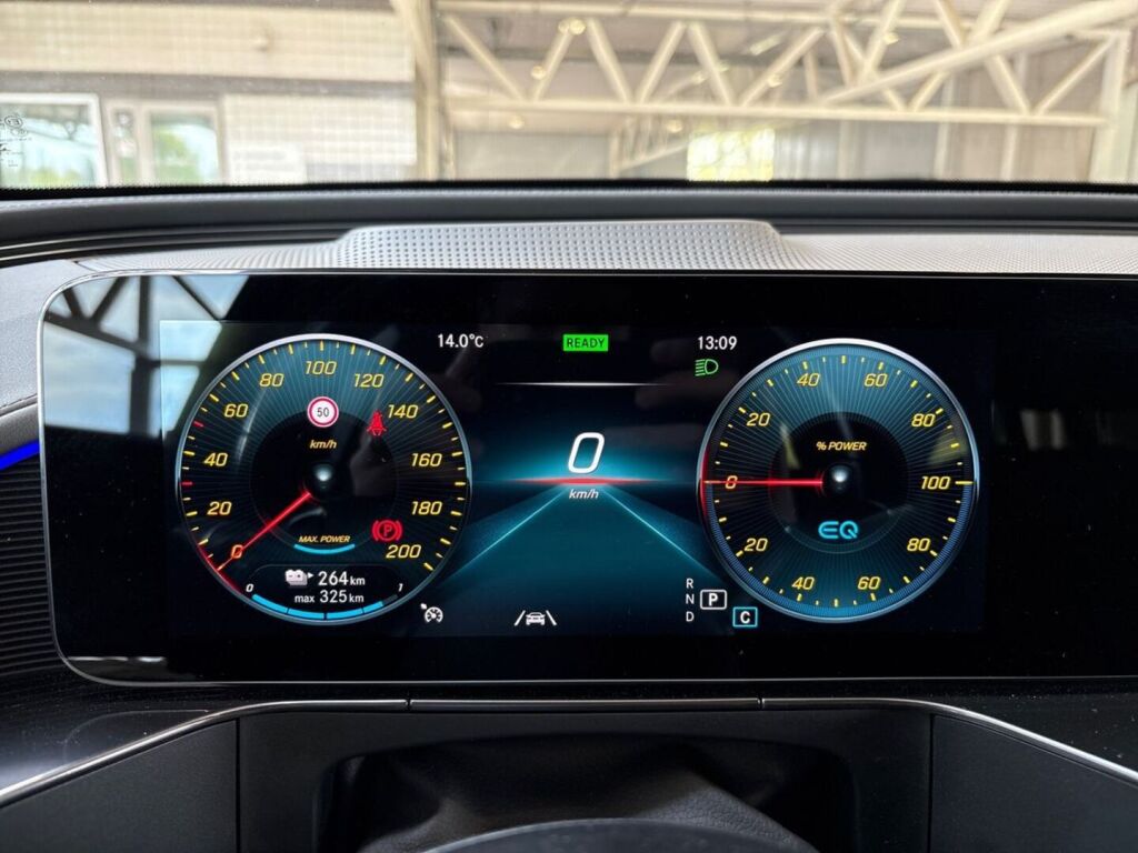 Mercedes-Benz EQC 2022 Harmaa